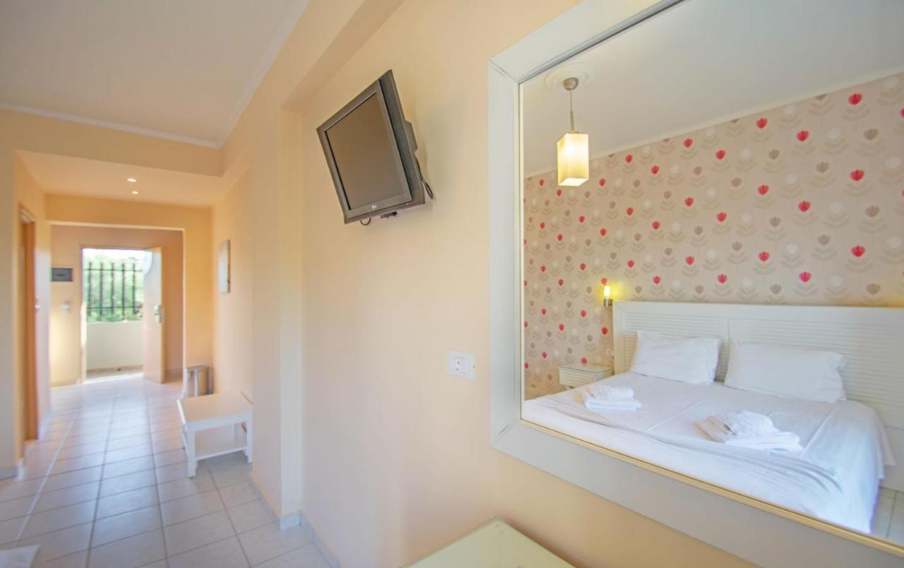 Hotel Emilia Закинтос Екстериор снимка